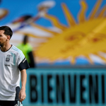 ميسي يخطف الأضواء في «الاحتفال الخمسين» لأنجولا